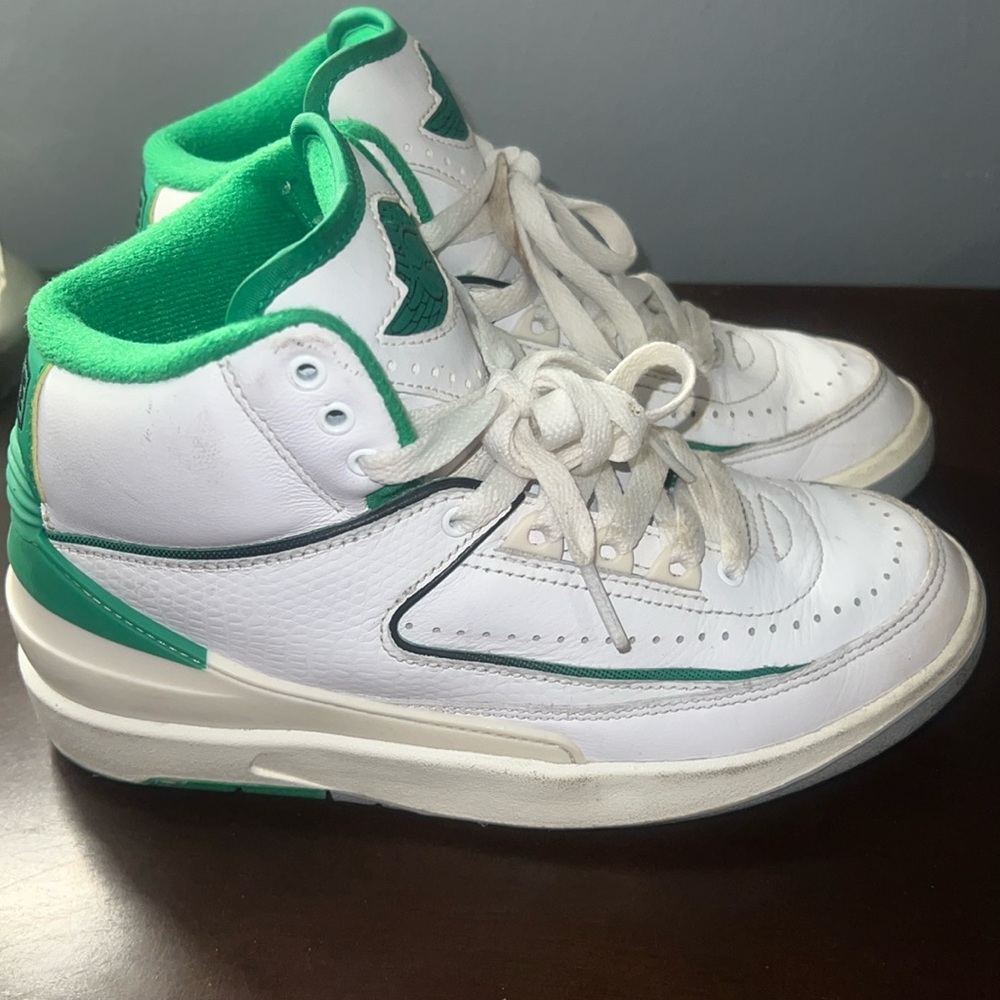 Nike Air Jordan 2 Retro GS Size 4Y White Lucky Green Sail DQ8562 103
